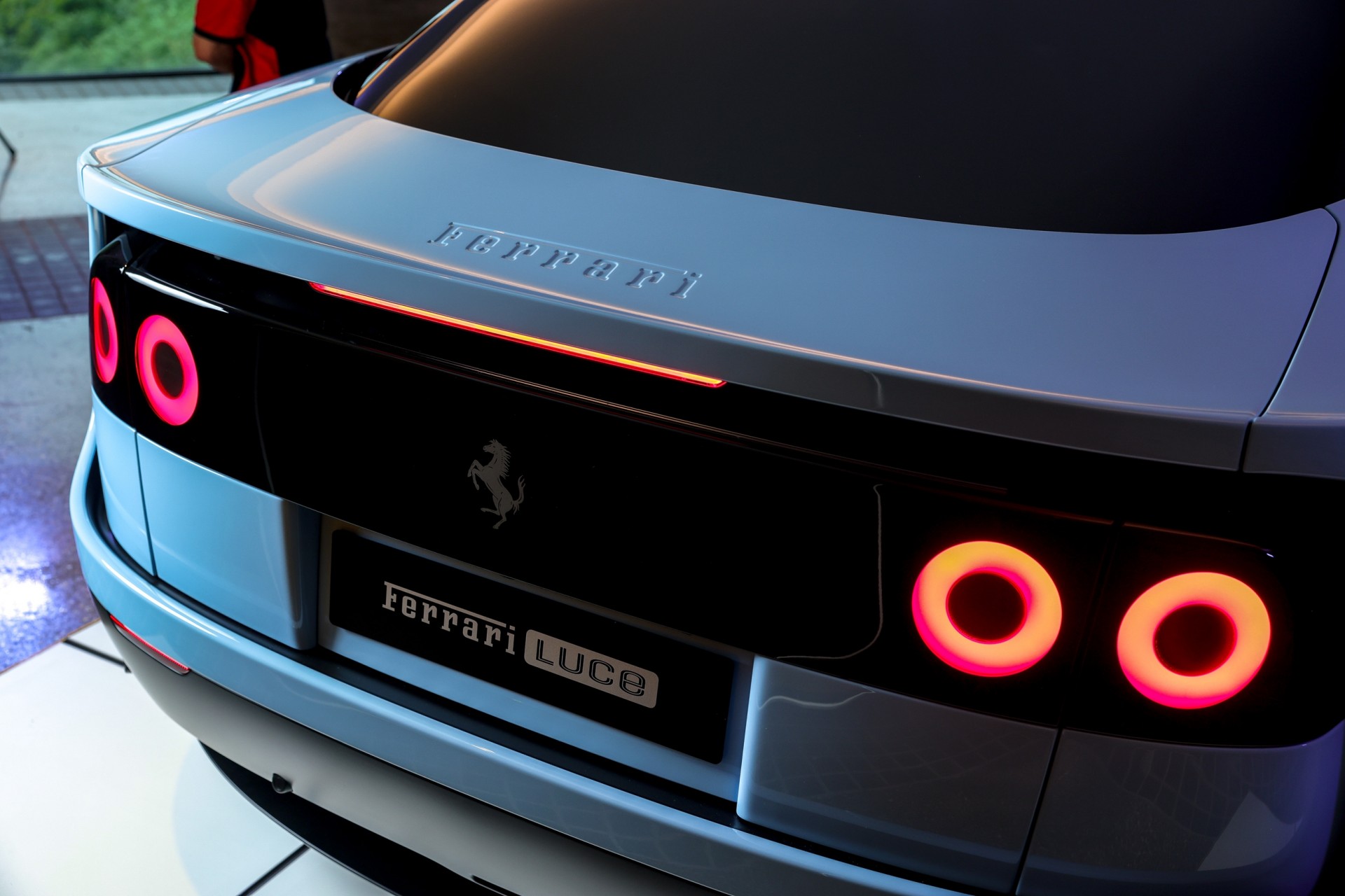 Bị cả thế giới 'chê', Ferrari Luce vẫn bán tốt tại Trung Quốc Bị cả thế giới 'chê', Ferrari Luce vẫn bán tốt tại Trung Quốc