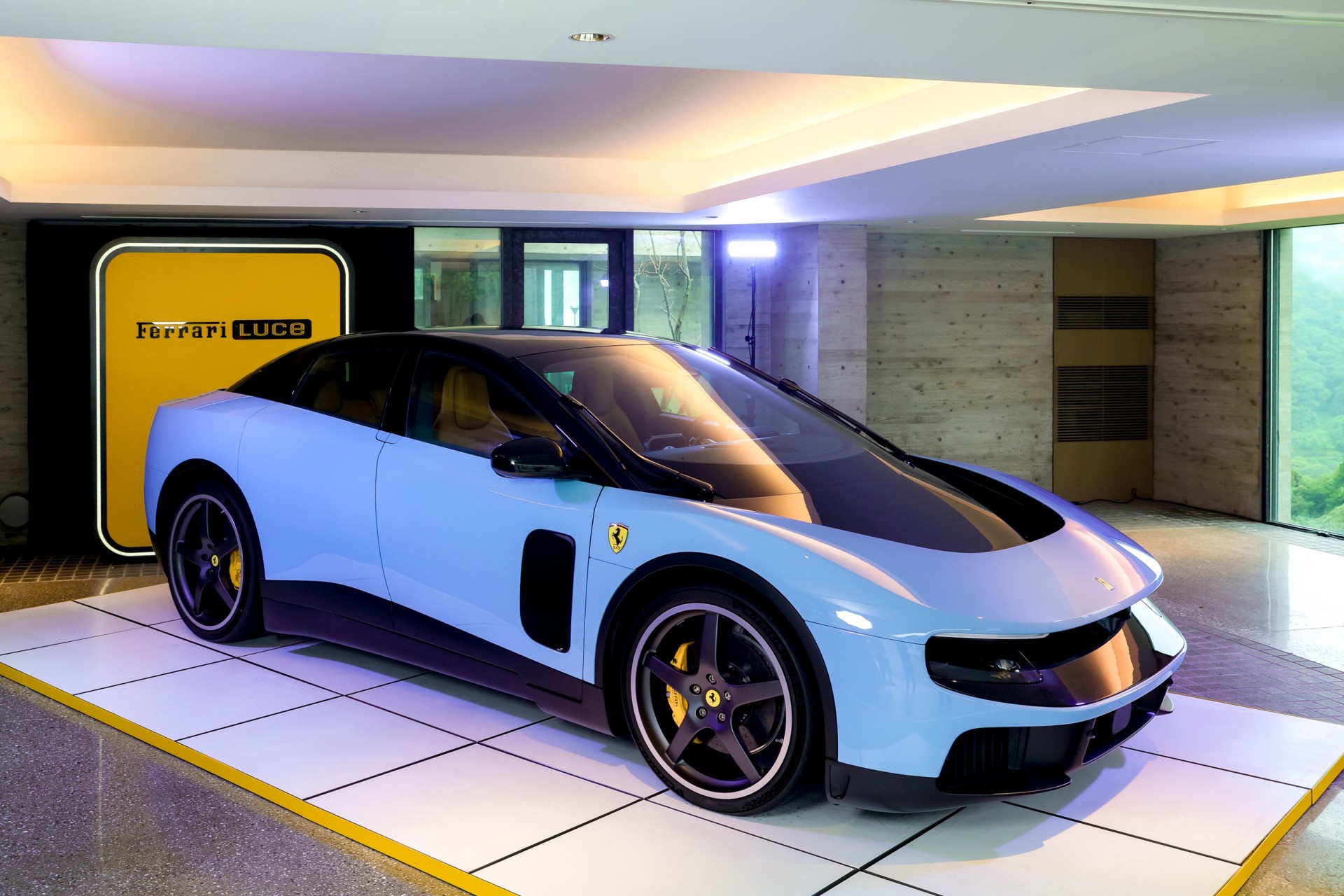 Bị cả thế giới 'chê', Ferrari Luce vẫn bán tốt tại Trung Quốc Bị cả thế giới 'chê', Ferrari Luce vẫn bán tốt tại Trung Quốc