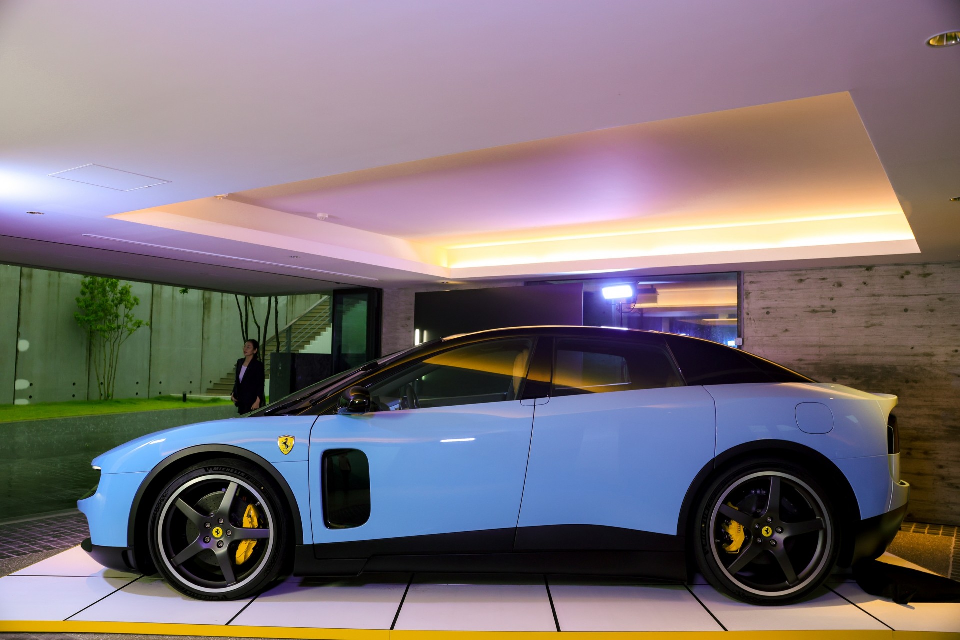 Bị cả thế giới 'chê', Ferrari Luce vẫn bán tốt tại Trung Quốc Bị cả thế giới 'chê', Ferrari Luce vẫn bán tốt tại Trung Quốc