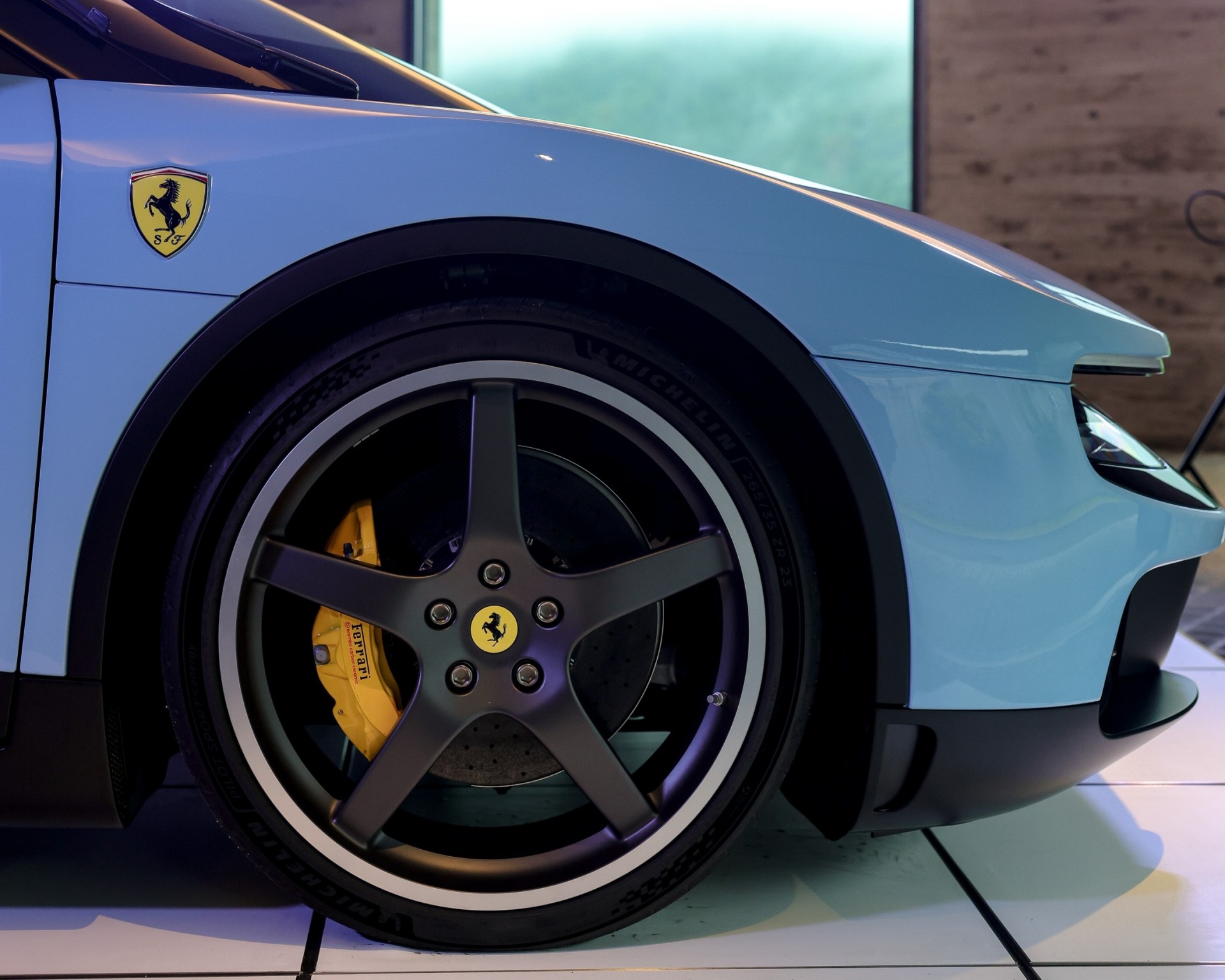 Bị cả thế giới 'chê', Ferrari Luce vẫn bán tốt tại Trung Quốc Bị cả thế giới 'chê', Ferrari Luce vẫn bán tốt tại Trung Quốc