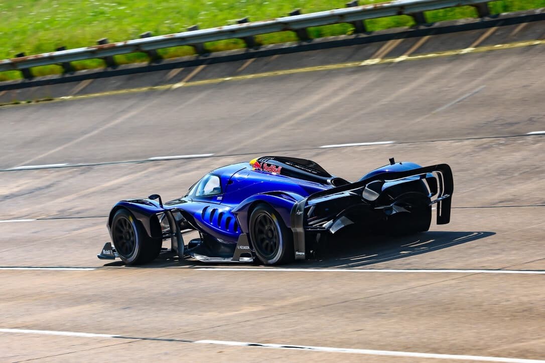Siêu xe trị giá 176 tỷ đồng của Red Bull có màn trình diễn tại Lễ hội tốc độ Goodwood 2026 Sản xuất giới hạn chỉ 50 chiếc trên toàn cầu, mỗi chiếc Red Bull RB17 có giá khoảng 6,7 triệu USD