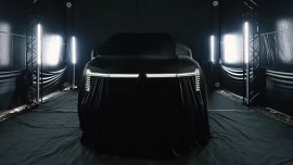 Mitsubishi hé lộ nội thất Pajero thế hệ mới trước ngày ra mắt