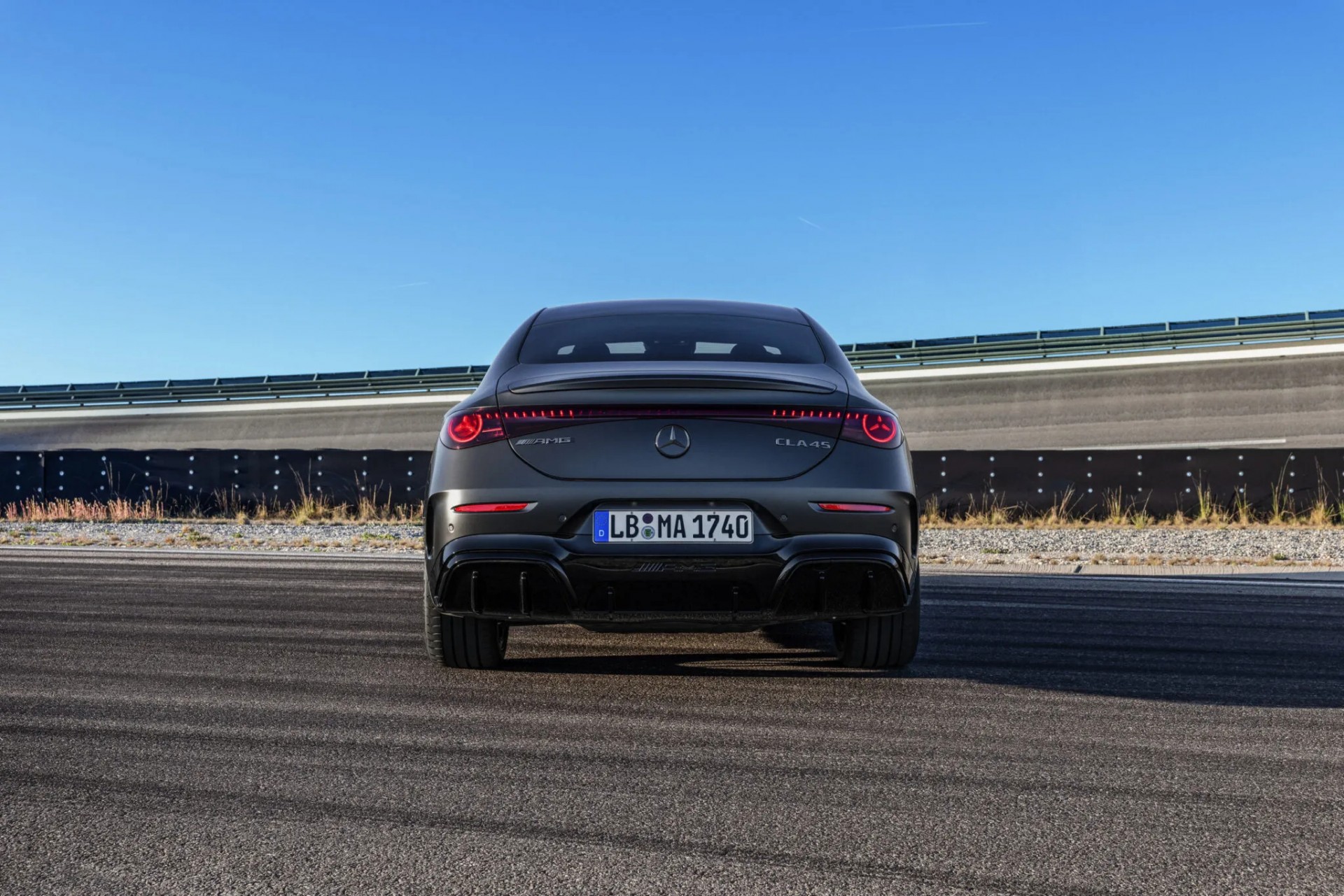 Xe điện hiệu suất cao Mercedes-AMG CLA 4MATIC+ 2027 ra mắt với công suất 671 mã lực Xe điện hiệu suất cao Mercedes-AMG CLA 4MATIC+ 2027 ra mắt với công suất 671 mã lực