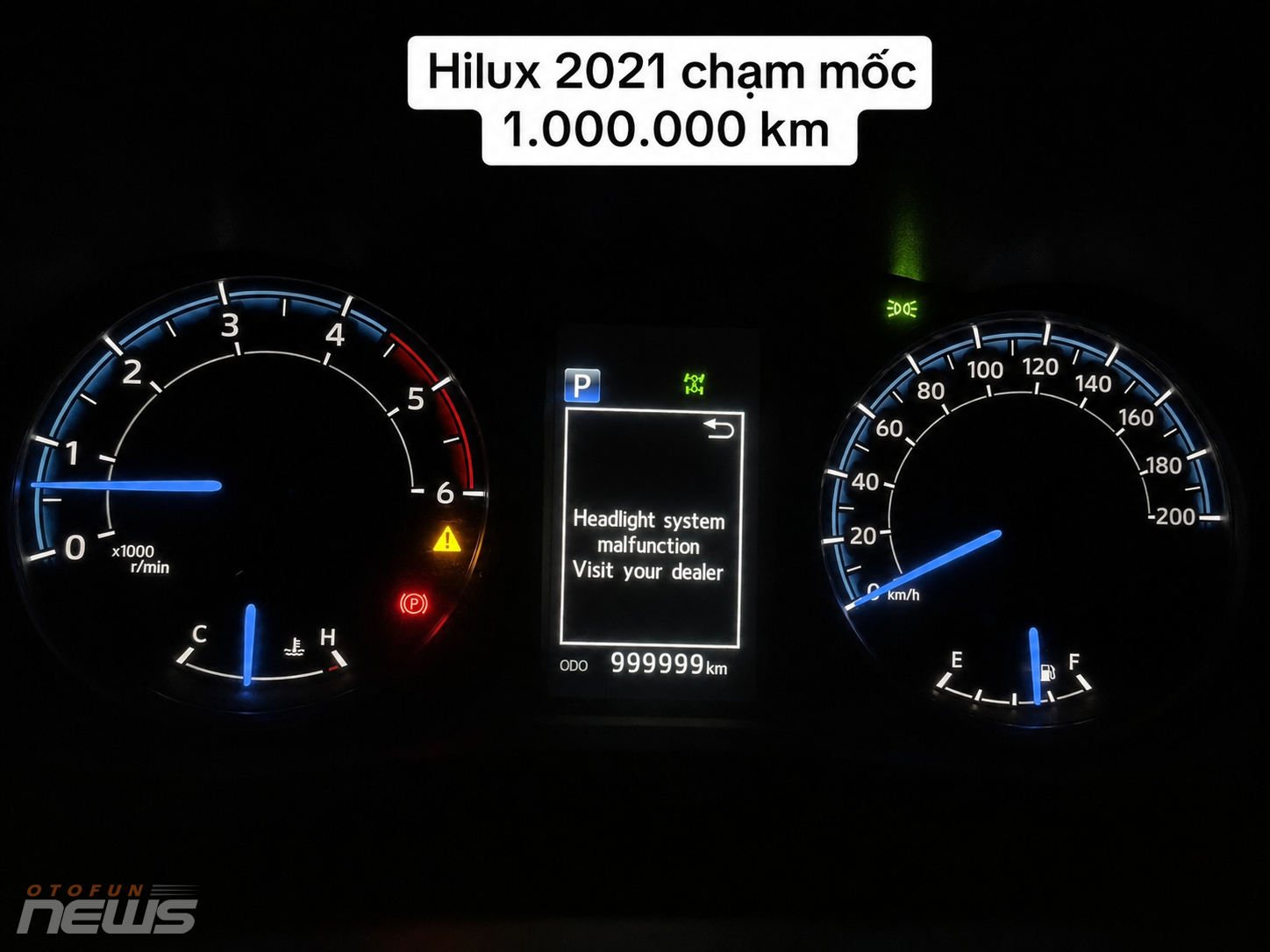 Chiếc bán tải Toyota Hilux đầu tiên ở Việt Nam chạm mốc một triệu cây số