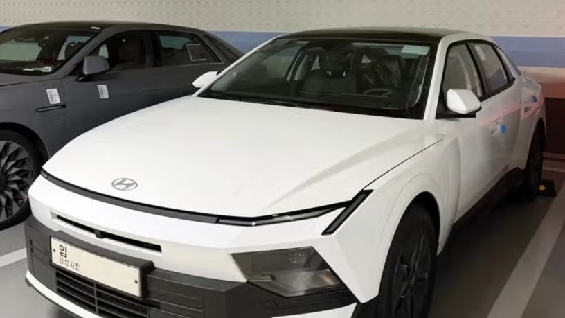 Hyundai Elantra 2027 bản tiêu chuẩn lộ diện, thiết kế ngoại thất táo bạo