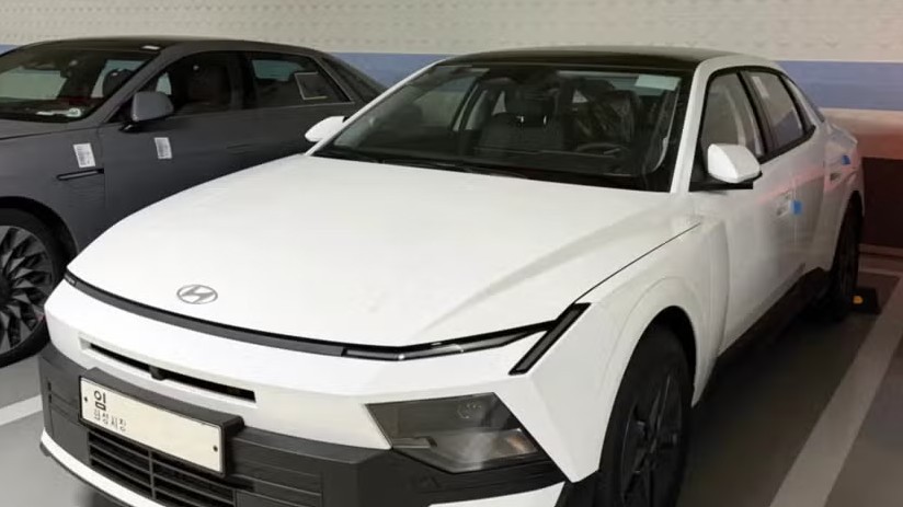 Hyundai Elantra 2027 bản tiêu chuẩn lộ diện, thiết kế ngoại thất táo bạo Hyundai Elantra 2027 bản tiêu chuẩn lộ diện, thiết kế ngoại thất táo bạo