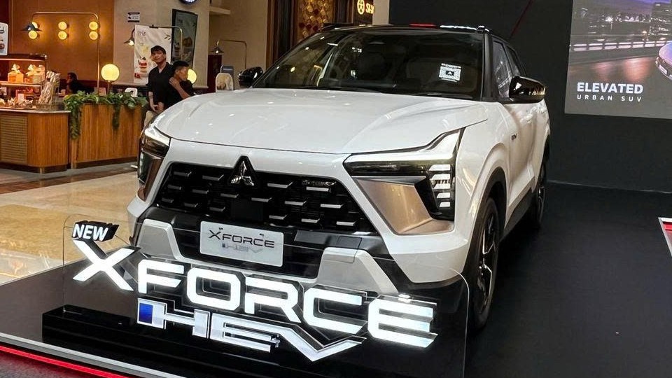 Mitsubishi Xforce hybrid đầu tiên xuất xưởng ở nhà máy tại Indonesia