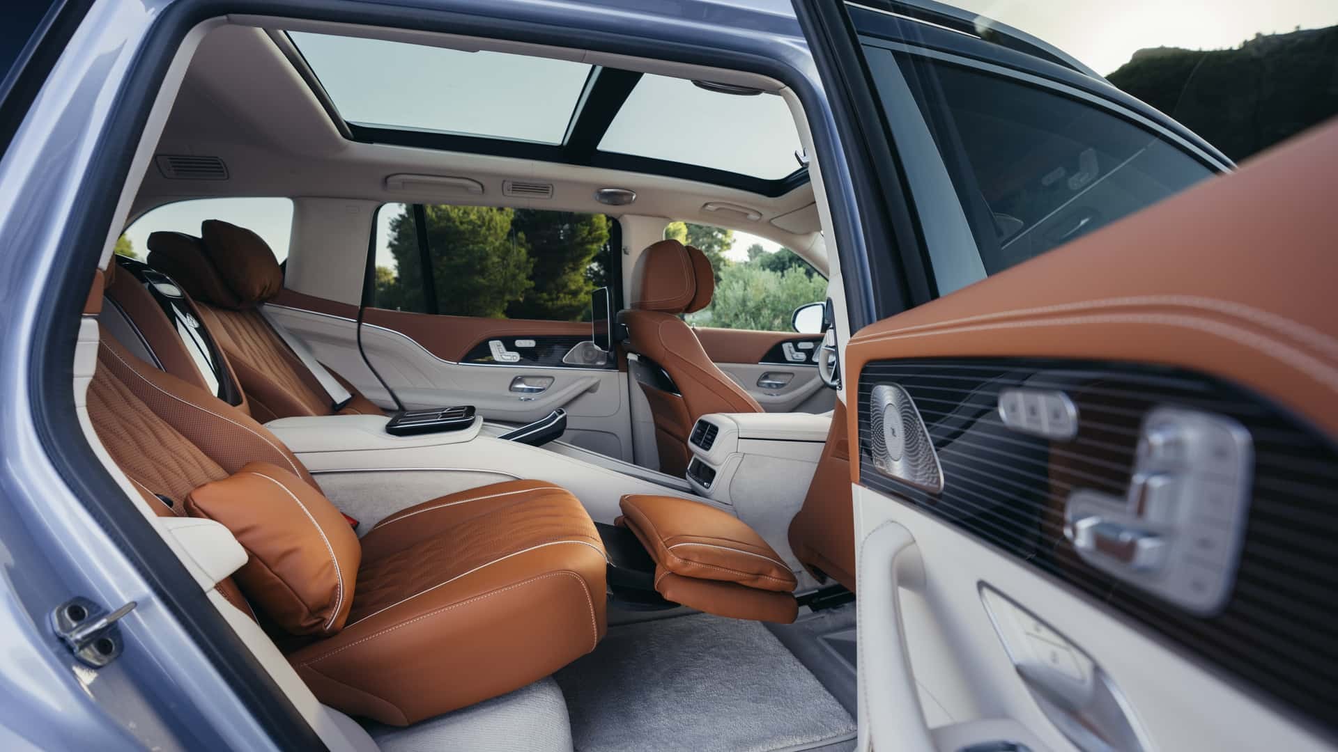 Mercedes-Maybach GLS 680 2027 lộ diện với động cơ V8 mạnh hơn, thêm nhiều công nghệ mới Mercedes-Maybach GLS 680 2027 lộ diện với động cơ V8 mạnh hơn, thêm nhiều công nghệ mới