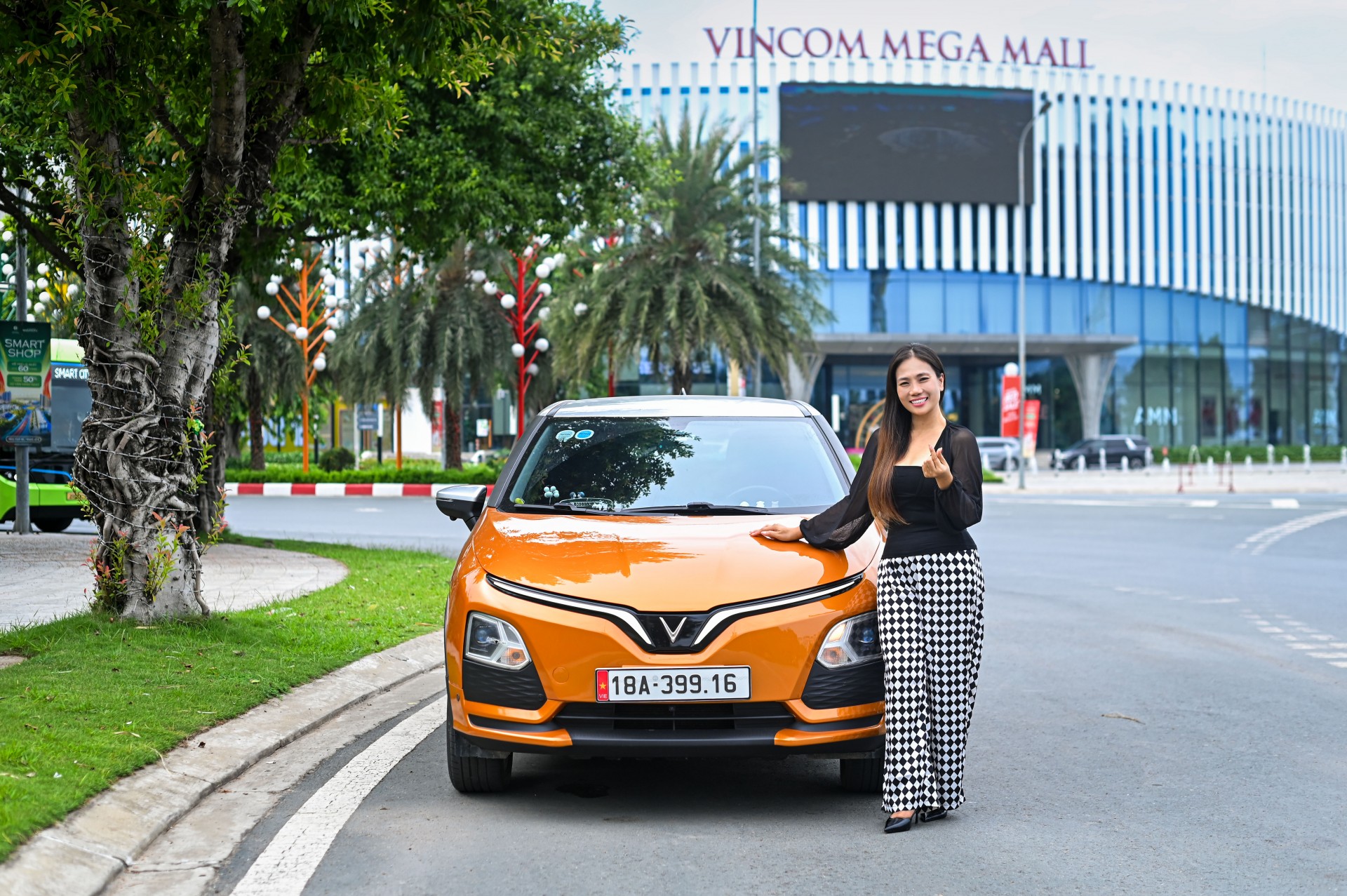 VinFast VF 5: Mở ra hành trình tự chủ cho nữ chủ xe 8X VinFast VF 5: Mở ra hành trình tự chủ cho nữ chủ xe 8X