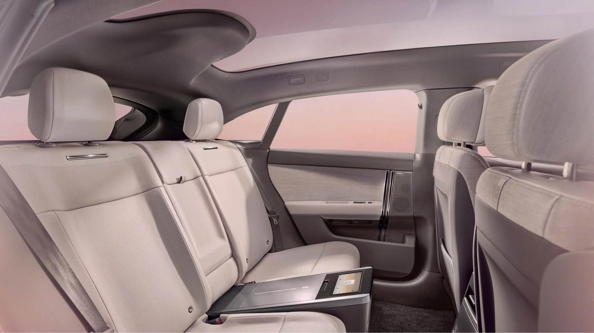 Range Rover GT lộ nội thất, mở hướng phát triển ngoài khuôn mẫu SUV truyền thống Range Rover GT lộ nội thất, mở hướng phát triển ngoài khuôn mẫu SUV truyền thống