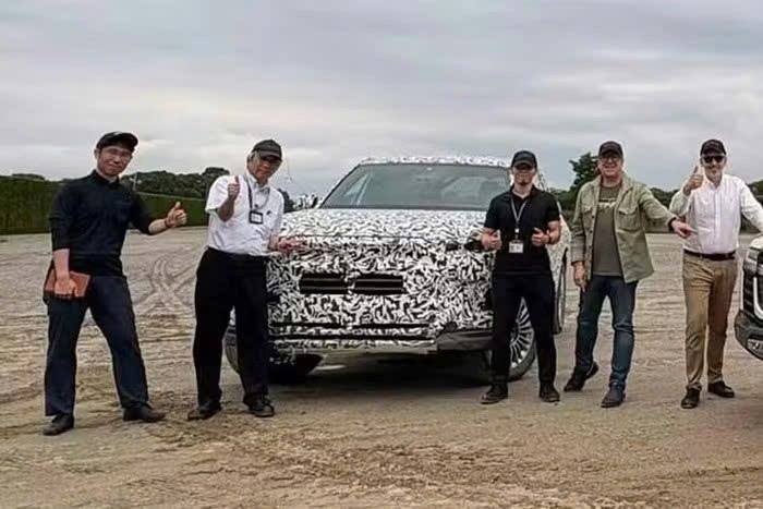 Toyota Land Cruiser thế hệ mới lộ diện, có thể là SUV thuần điện Toyota Land Cruiser thế hệ mới lộ diện, có thể là SUV thuần điện