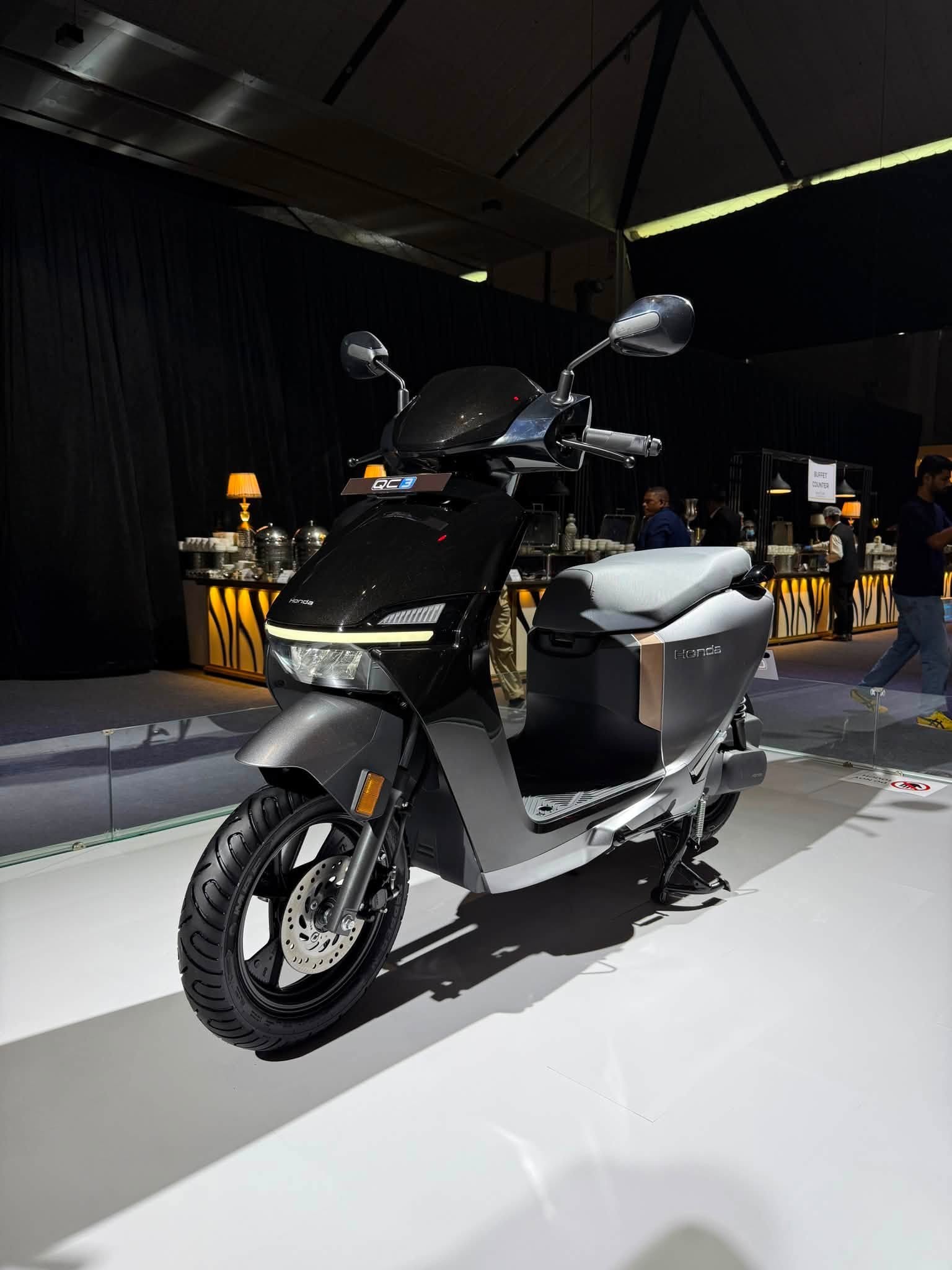 Honda ra mắt QC3 tại Ấn Độ, đi 145 km/lần sạc và cốp rộng 32 lít