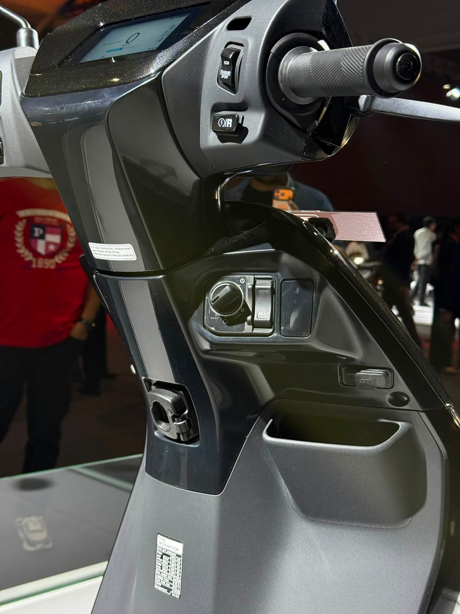 Honda ra mắt QC3 tại Ấn Độ, đi 145 km/lần sạc và cốp rộng 32 lít