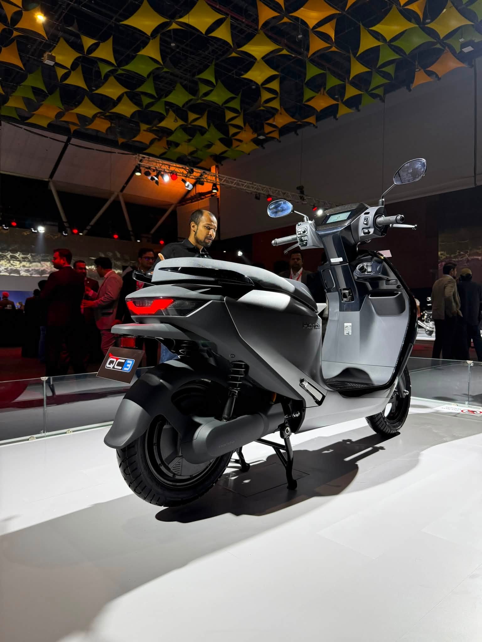 Honda ra mắt QC3 tại Ấn Độ, đi 145 km/lần sạc và cốp rộng 32 lít