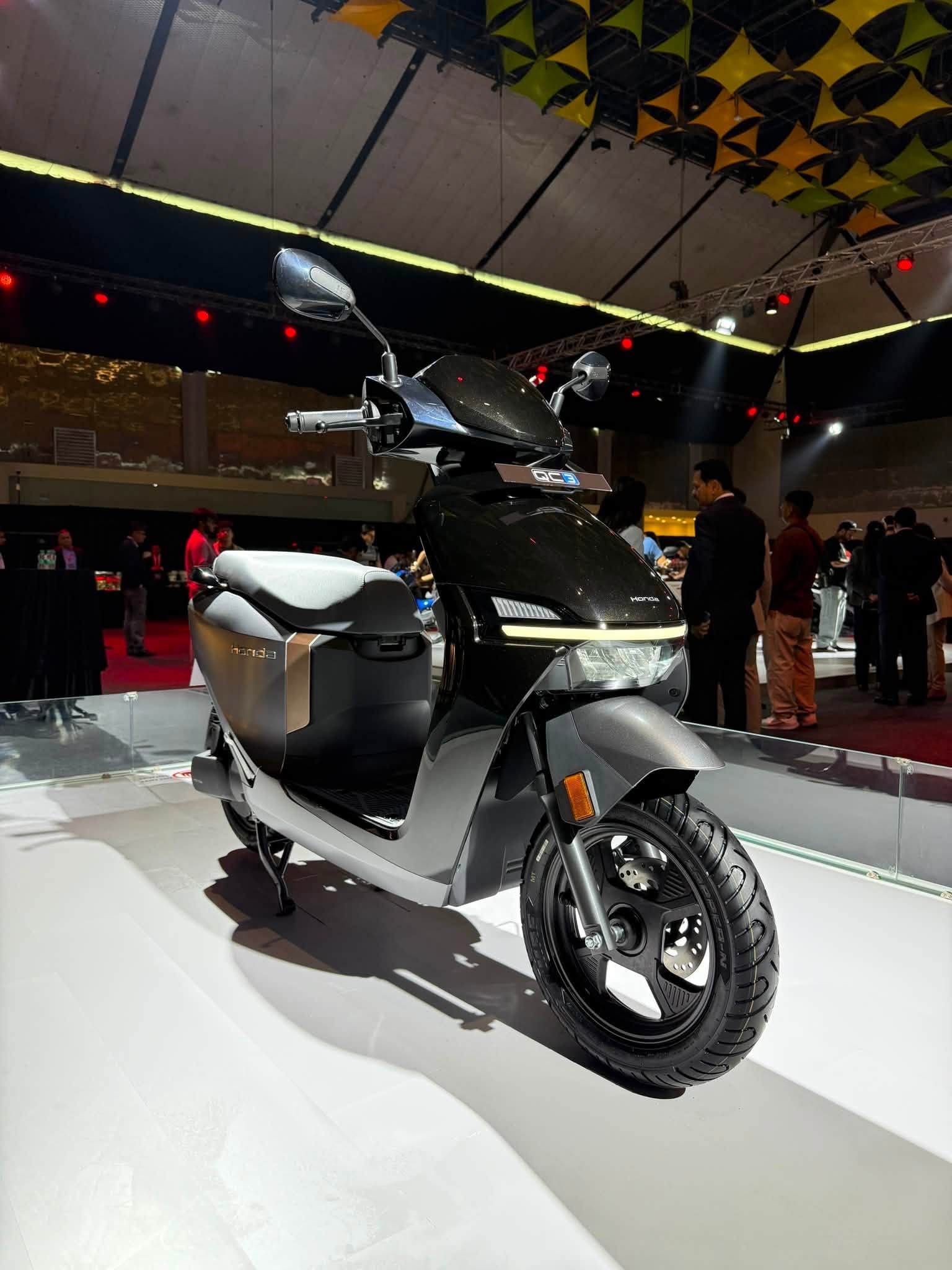 Honda ra mắt QC3 tại Ấn Độ, đi 145 km/lần sạc và cốp rộng 32 lít