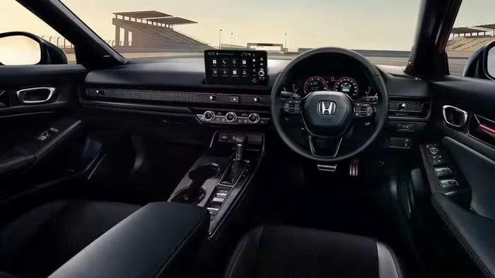 Honda Civic 2026 ra mắt Thái Lan, thêm giả lập sang số S+ Shift và cảnh báo điểm mù