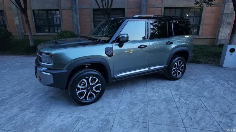 SUV địa hình cao cấp Geely Galaxy Cruiser 700 lộ diện công khai, cạnh tranh Toyota Land Cruiser