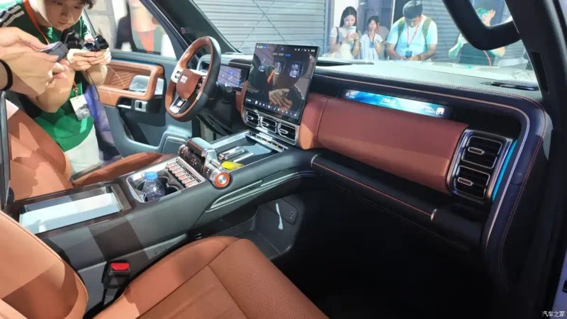 SUV địa hình cao cấp Geely Galaxy Cruiser 700 lộ diện công khai, cạnh tranh Toyota Land Cruiser