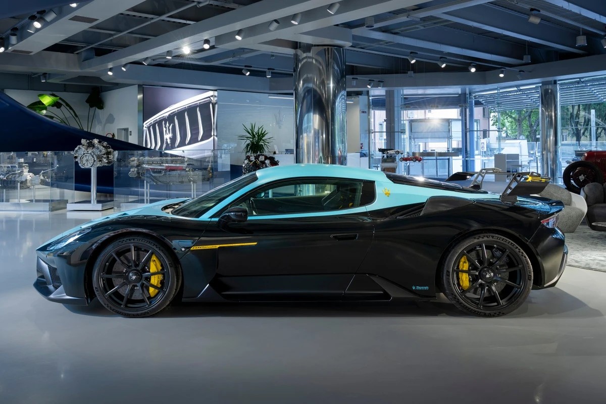 Maserati biến GT2 Stradale thành món đồ sưu tầm độc nhất thế giới Maserati biến GT2 Stradale thành món đồ sưu tầm độc nhất thế giới