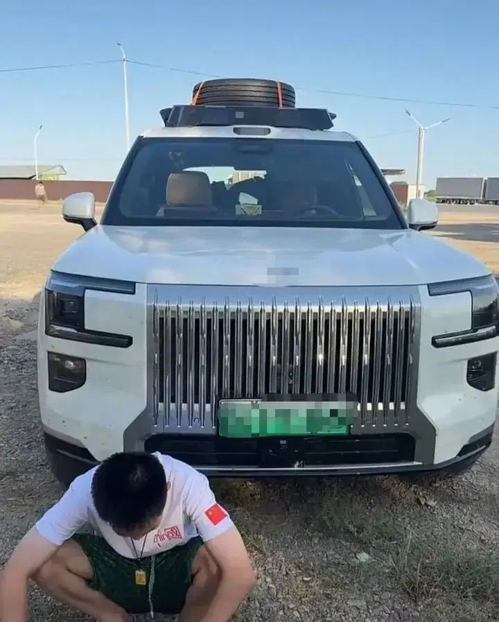 Một chủ xe Zeekr 9X đã mắc kẹt ở nước ngoài khi chiếc xe tự động khóa nhiều tính năng điện tử
