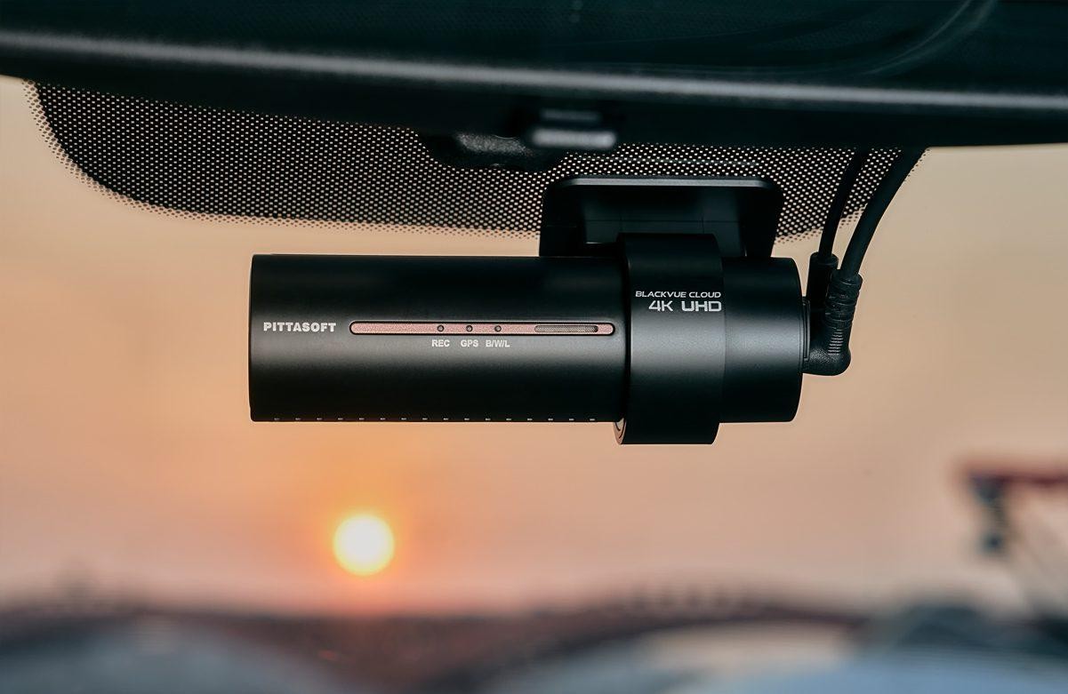 So sánh ưu - khuyết điểm của camera hành trình tích hợp sẵn và lắp thêm So sánh ưu - khuyết điểm của camera hành trình tích hợp sẵn và lắp thêm