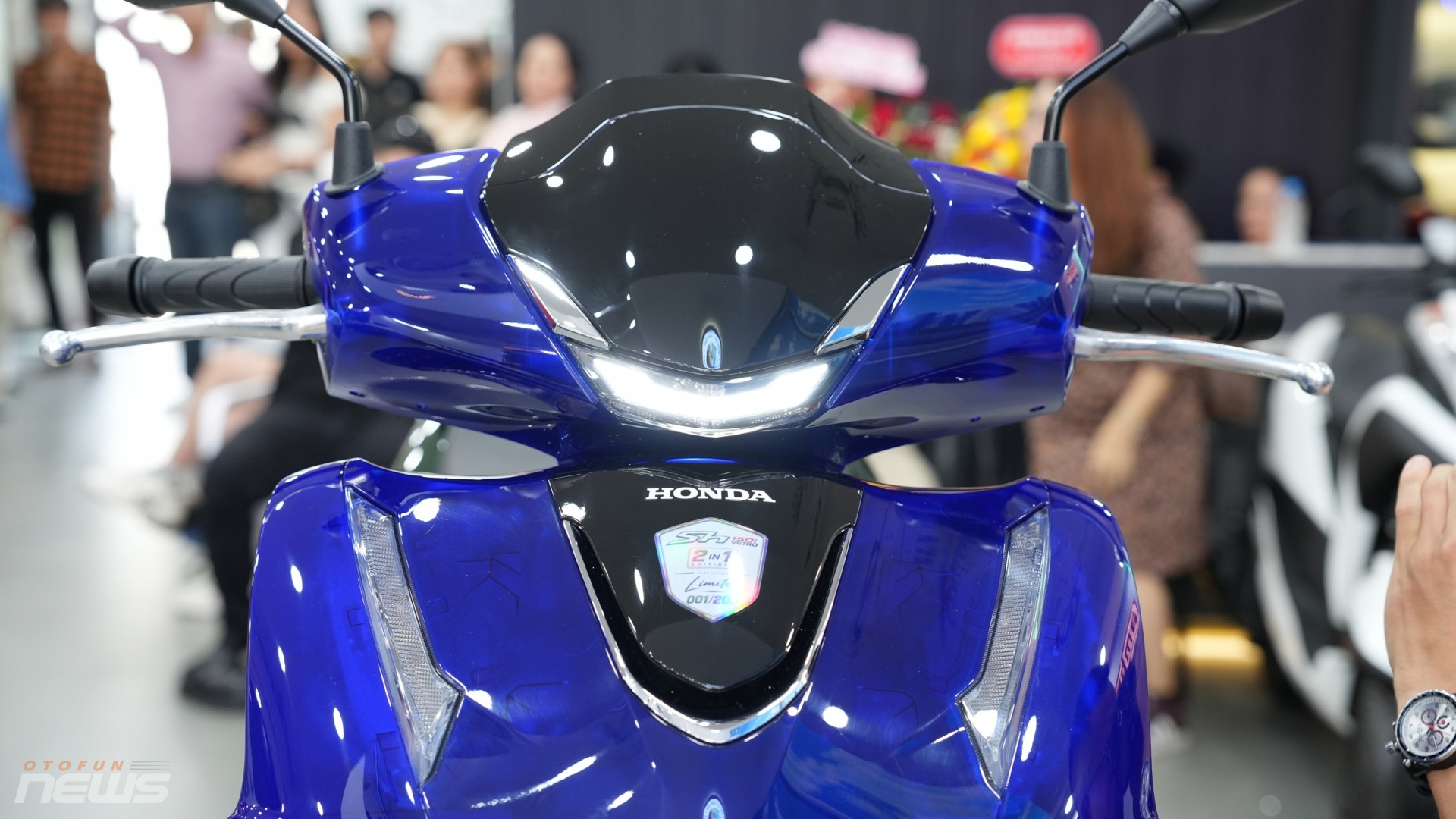 Honda SH150i phối hai màu độc đáo, giá cao gấp đôi SH160i chính hãng Honda SH150i phối hai màu độc đáo, giá cao gấp đôi SH160i chính hãng