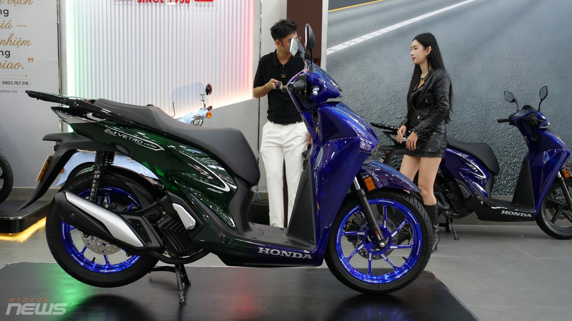 Honda SH150i phối hai màu độc đáo, giá cao gấp đôi SH160i chính hãng Honda SH150i phối hai màu độc đáo, giá cao gấp đôi SH160i chính hãng
