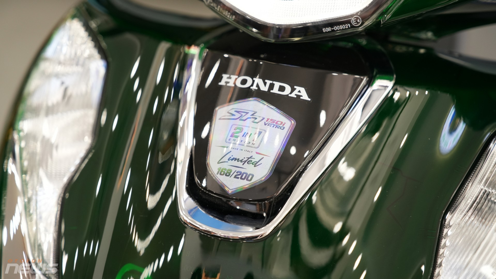 Honda SH150i phối hai màu độc đáo, giá cao gấp đôi SH160i chính hãng Honda SH150i phối hai màu độc đáo, giá cao gấp đôi SH160i chính hãng