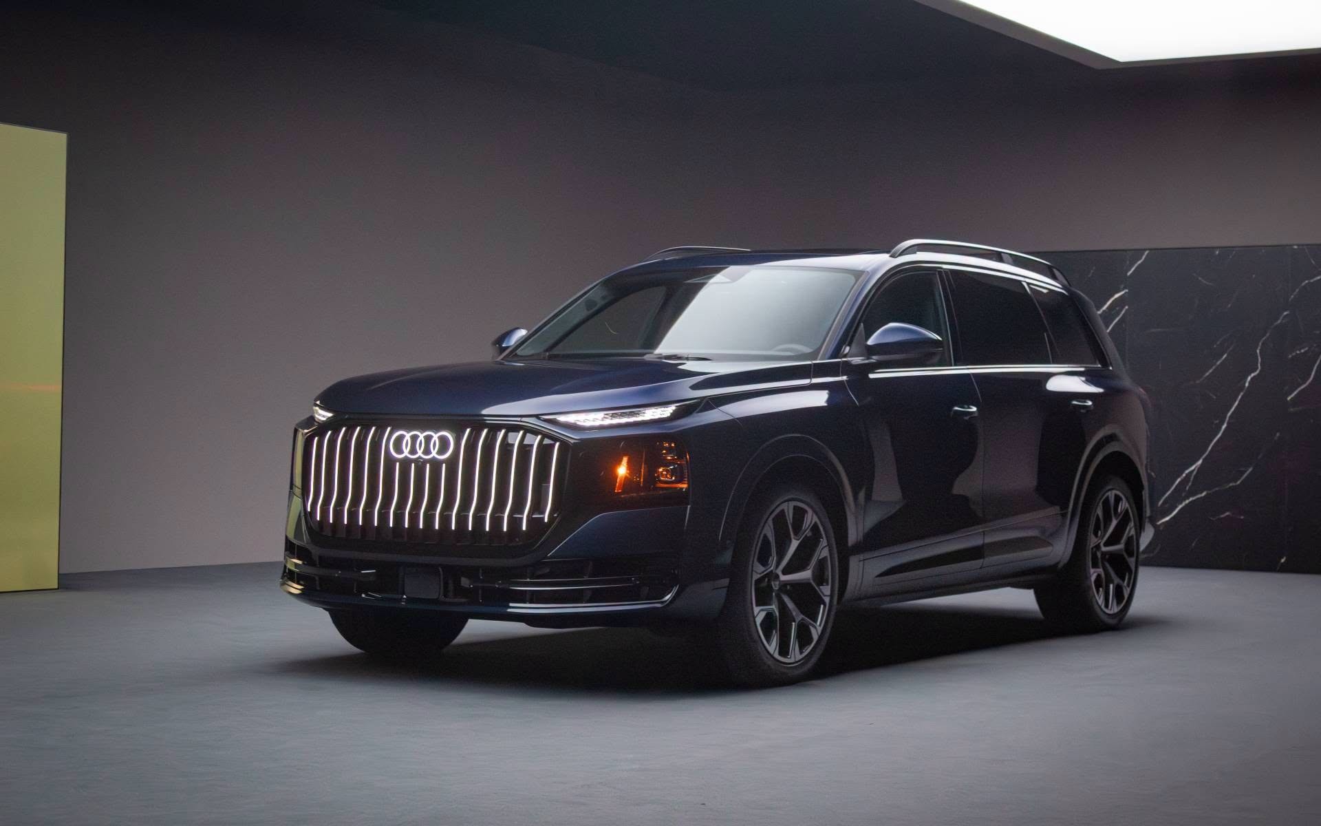 Audi Q9 ra mắt, SUV đầu bảng cạnh tranh BMW X7 và Mercedes-Benz GLS Audi Q9 ra mắt, SUV đầu bảng cạnh tranh BMW X7 và Mercedes-Benz GLS