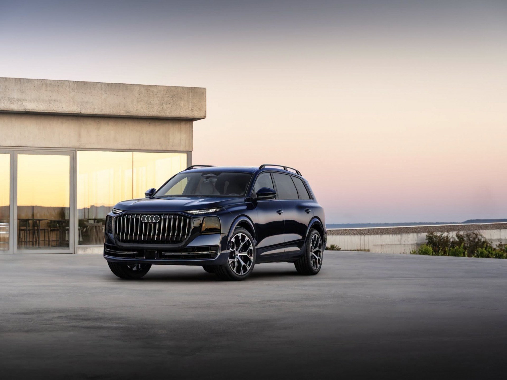 Audi Q9 ra mắt, SUV đầu bảng cạnh tranh BMW X7 và Mercedes-Benz GLS Audi Q9 ra mắt, SUV đầu bảng cạnh tranh BMW X7 và Mercedes-Benz GLS