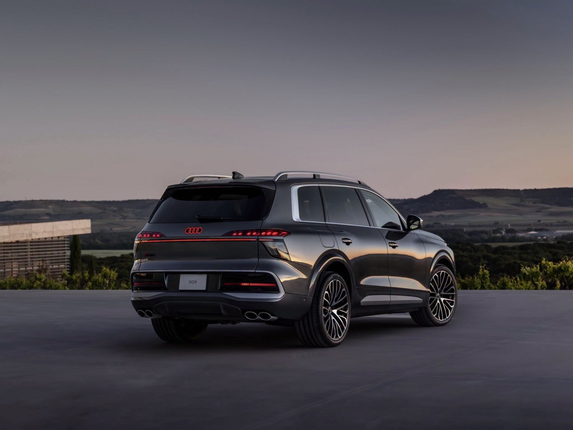 Audi Q9 ra mắt, SUV đầu bảng cạnh tranh BMW X7 và Mercedes-Benz GLS Audi Q9 ra mắt, SUV đầu bảng cạnh tranh BMW X7 và Mercedes-Benz GLS