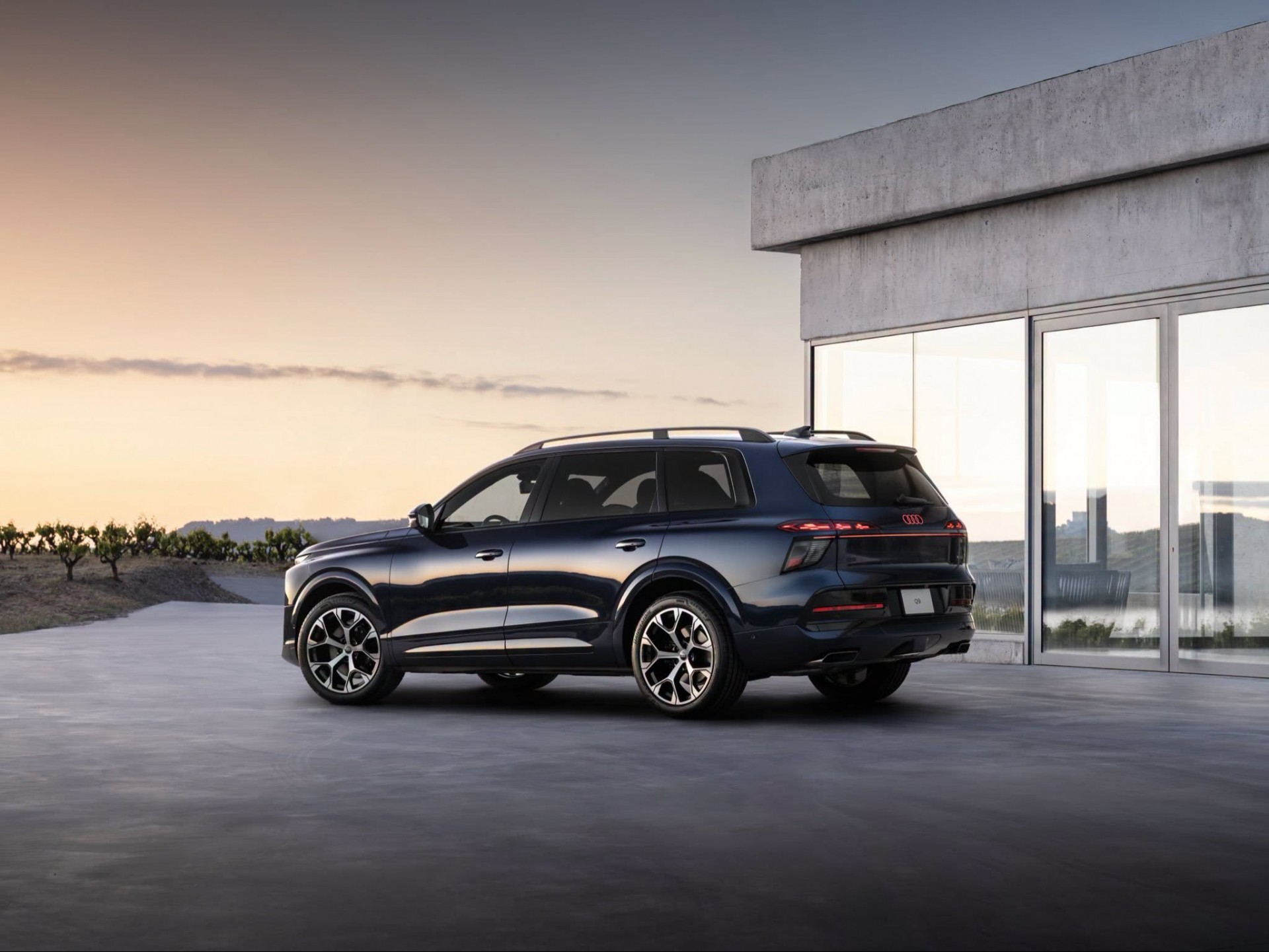Audi Q9 ra mắt, SUV đầu bảng cạnh tranh BMW X7 và Mercedes-Benz GLS Audi Q9 ra mắt, SUV đầu bảng cạnh tranh BMW X7 và Mercedes-Benz GLS