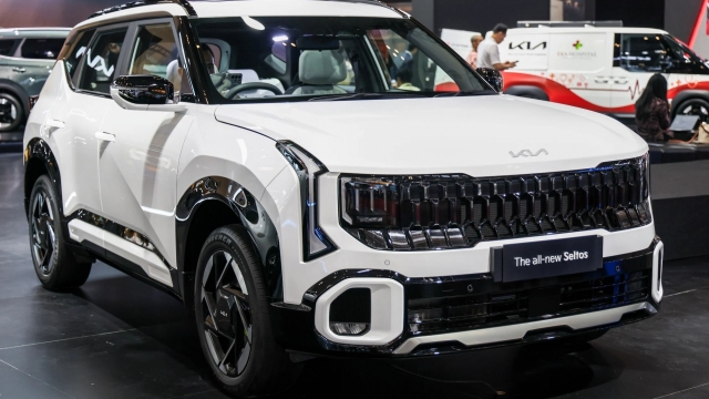 Kia Seltos thế hệ mới có giá quy đổi từ 523 triệu đồng, tăng kích thước và trang bị