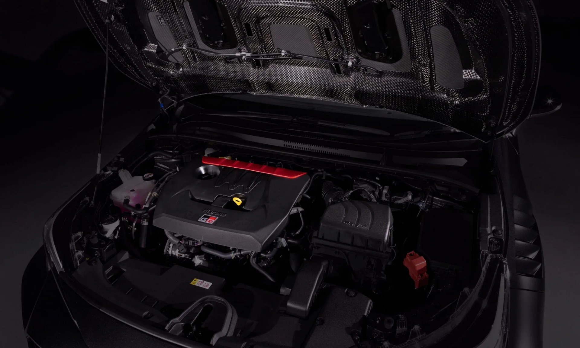 Toyota ra mắt bản Corolla hiệu suất cao đắt nhất lịch sử với giá hơn 1,69 tỷ đồng Khoang động cơ của Toyota GRMN Corolla