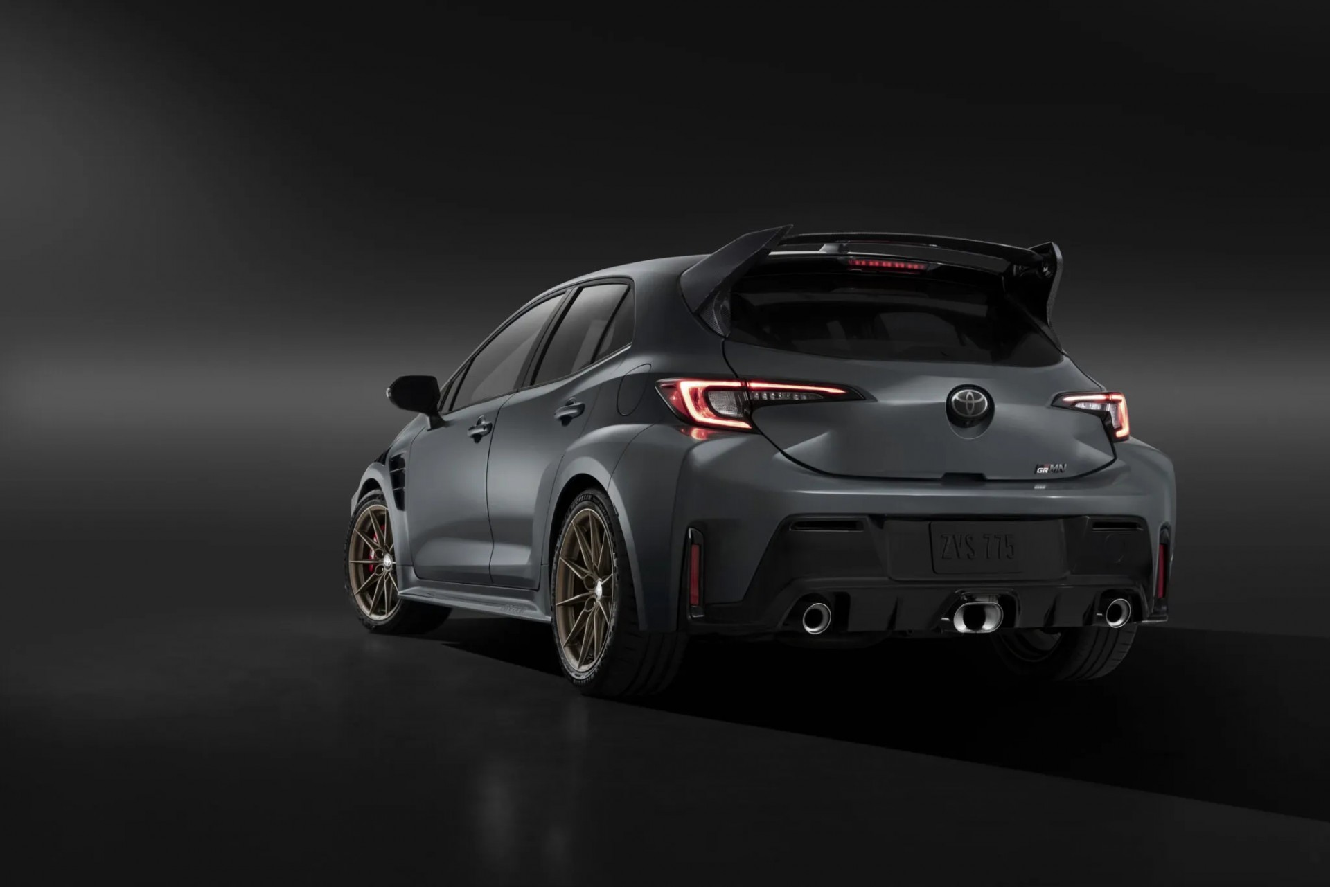Toyota ra mắt bản Corolla hiệu suất cao đắt nhất lịch sử với giá hơn 1,69 tỷ đồng Phía sau của Toyota GRMN Corolla