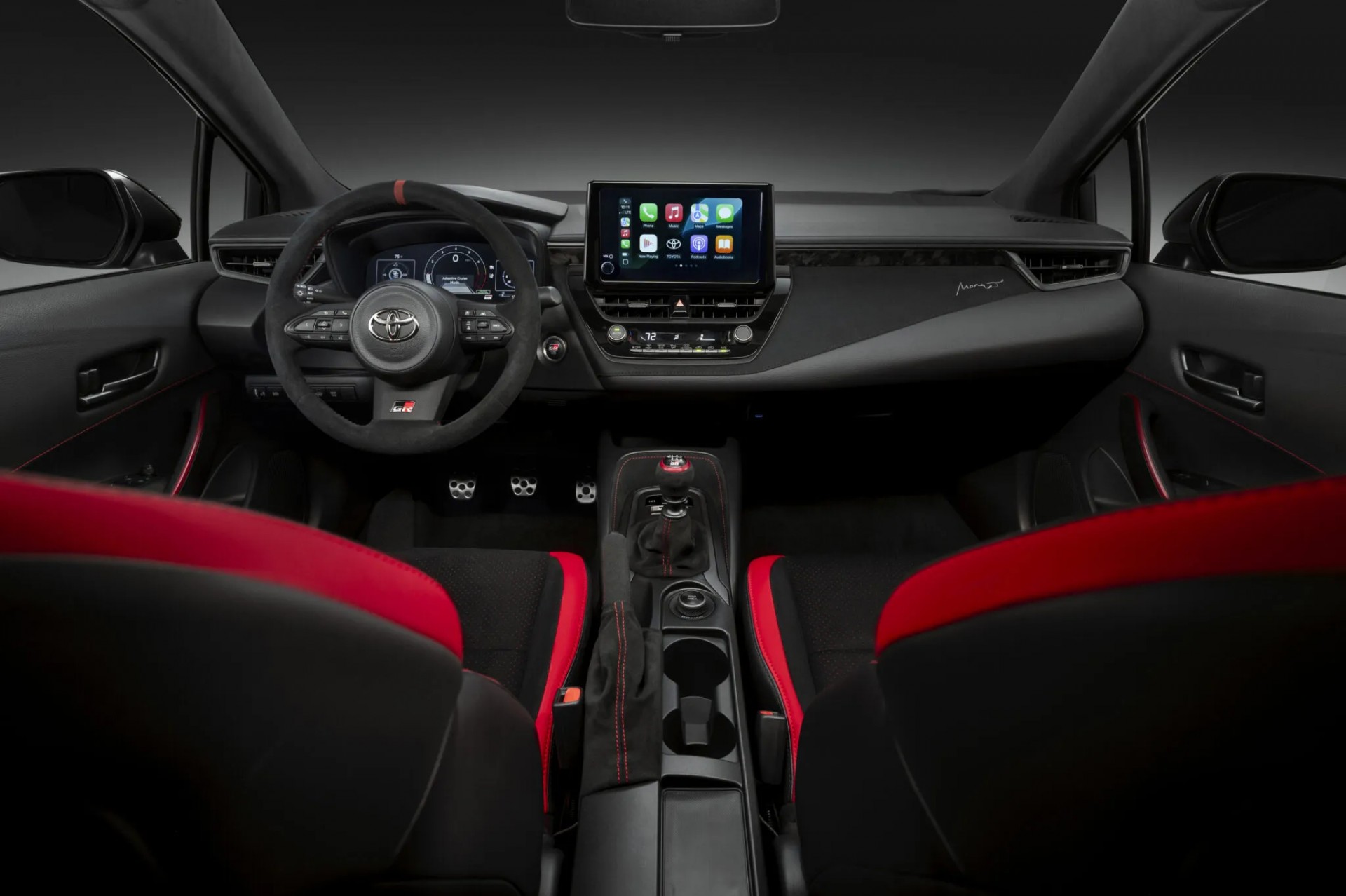 Toyota ra mắt bản Corolla hiệu suất cao đắt nhất lịch sử với giá hơn 1,69 tỷ đồng Nội thất của Toyota GRMN Corolla