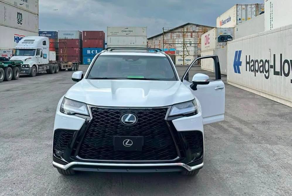 Cận cảnh Lexus LX 700h đầu tiên về Việt Nam: Bản Hybrid mạnh nhất của dòng LX