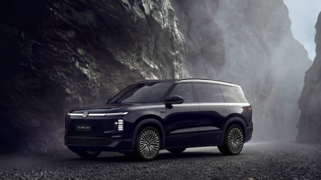 Volkswagen ID. ERA 9X nhận cọc tại Việt Nam, đổ đầy bình chạy tới 1.651 km