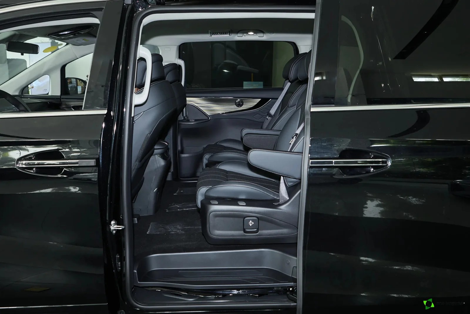 Xe PHEV Forthing V9 sắp về Việt Nam, cạnh tranh với Kia Carnival