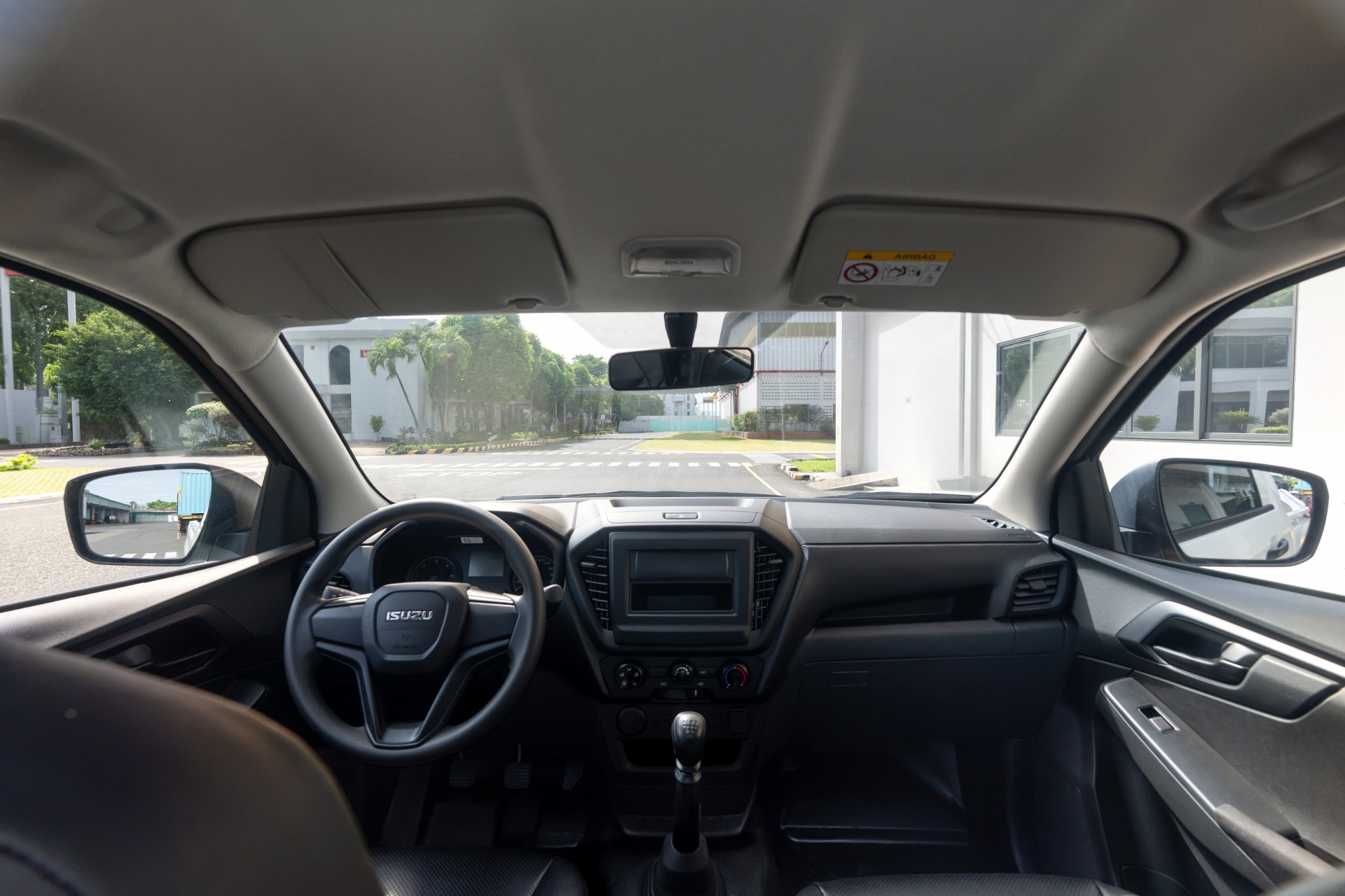 Isuzu Việt Nam ra mắt bán tải ca-bin đơn giá dưới 500 triệu Isuzu Việt Nam ra mắt bán tải ca-bin đơn giá dưới 500 triệu