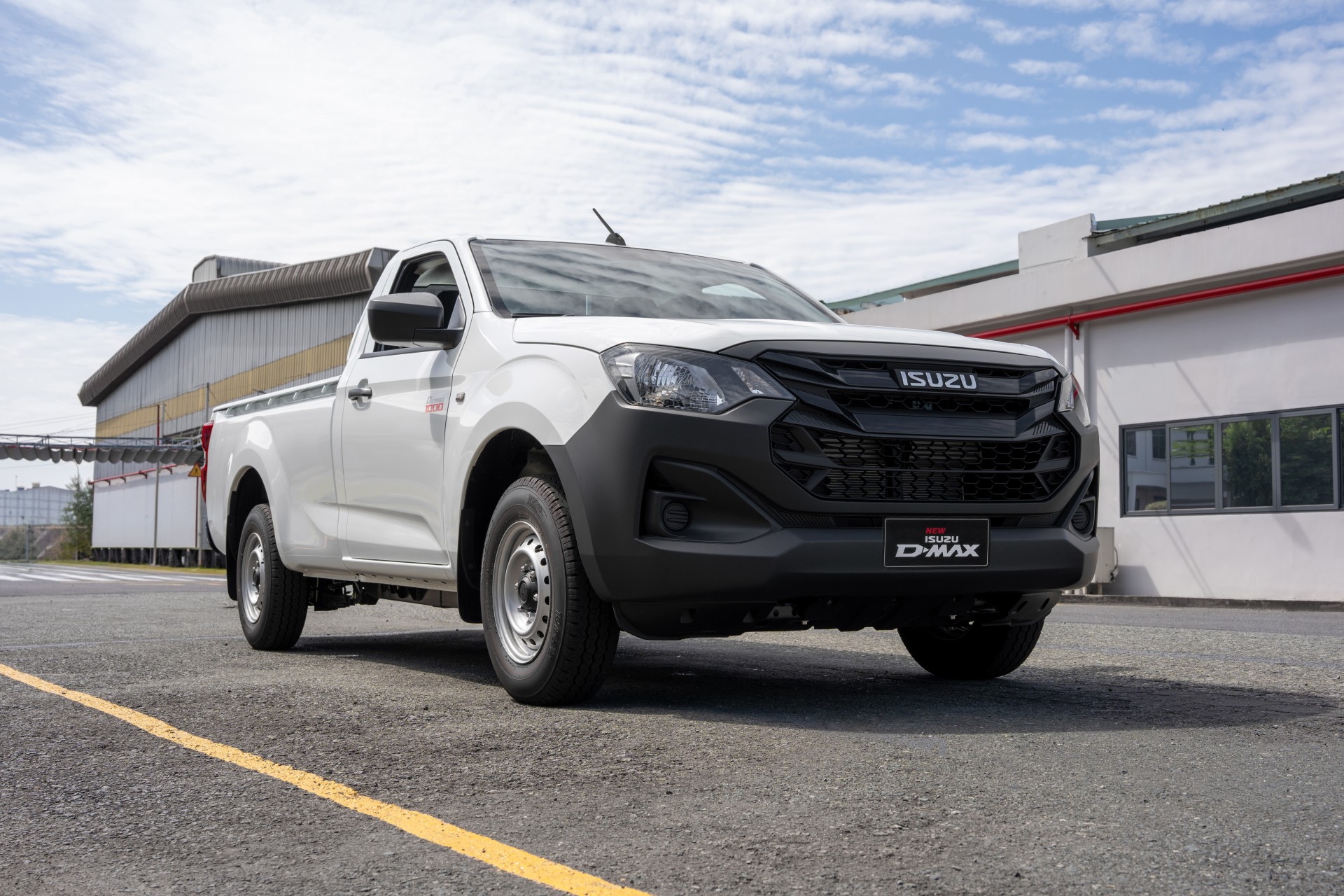 Isuzu Việt Nam ra mắt bán tải ca-bin đơn giá dưới 500 triệu