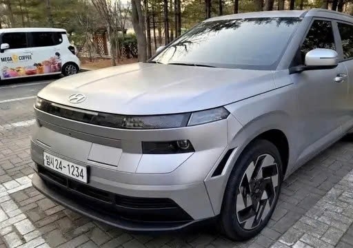 Hyundai Kona thế hệ mới vuông vức như xe địa hình
