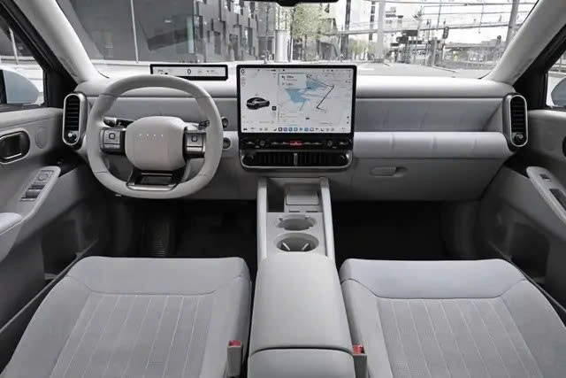 Hyundai Kona thế hệ mới vuông vức như xe địa hình