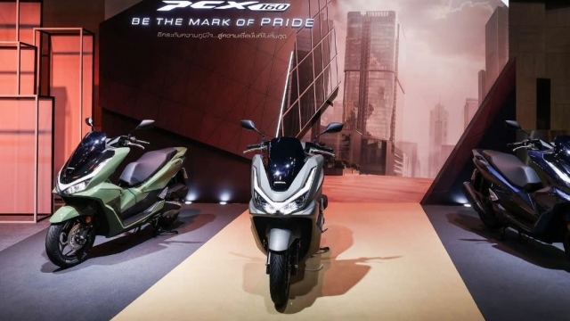 Honda PCX160 2026 ra mắt, bổ sung màu mới, giá quy đổi từ 76 triệu đồng