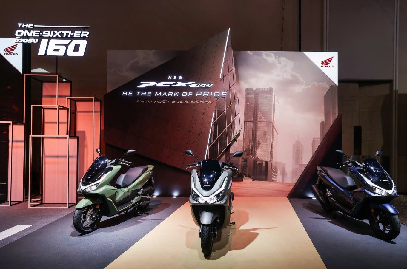 Honda PCX160 2026 ra mắt, bổ sung màu mới, giá quy đổi từ 76 triệu đồng
