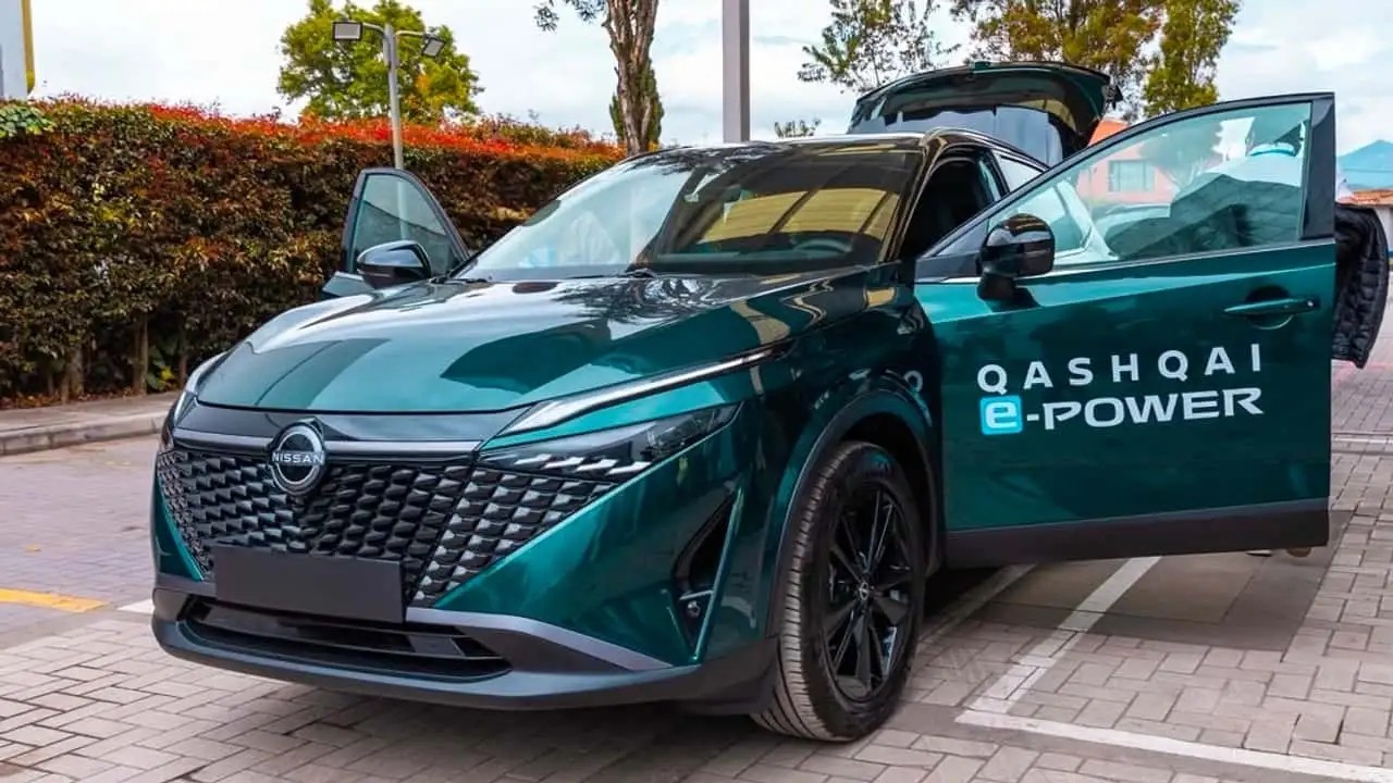 Chiếc SUV Nissan này vừa chạy gần 2.000 km chỉ với một bình xăng, thiết lập kỷ lục Guinness