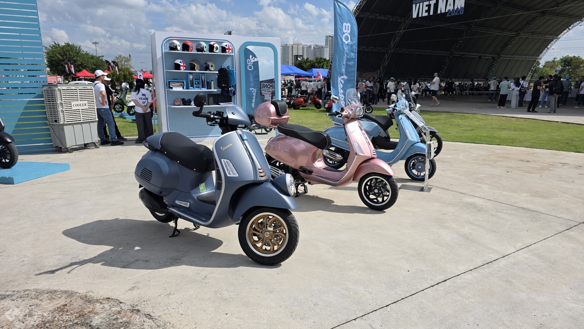 Hàng trăm người chơi Vespa hội tụ tại TP.HCM