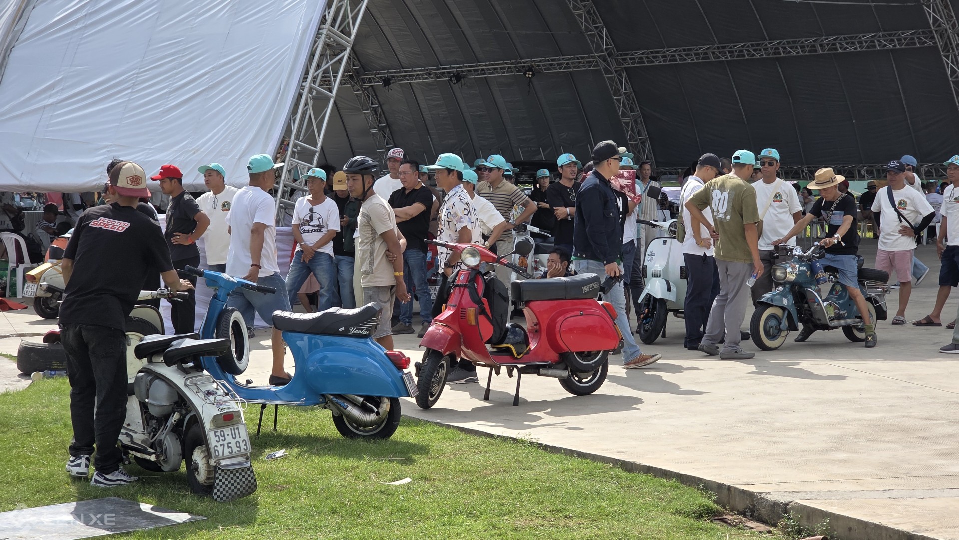 Hàng trăm người chơi Vespa hội tụ tại TP.HCM