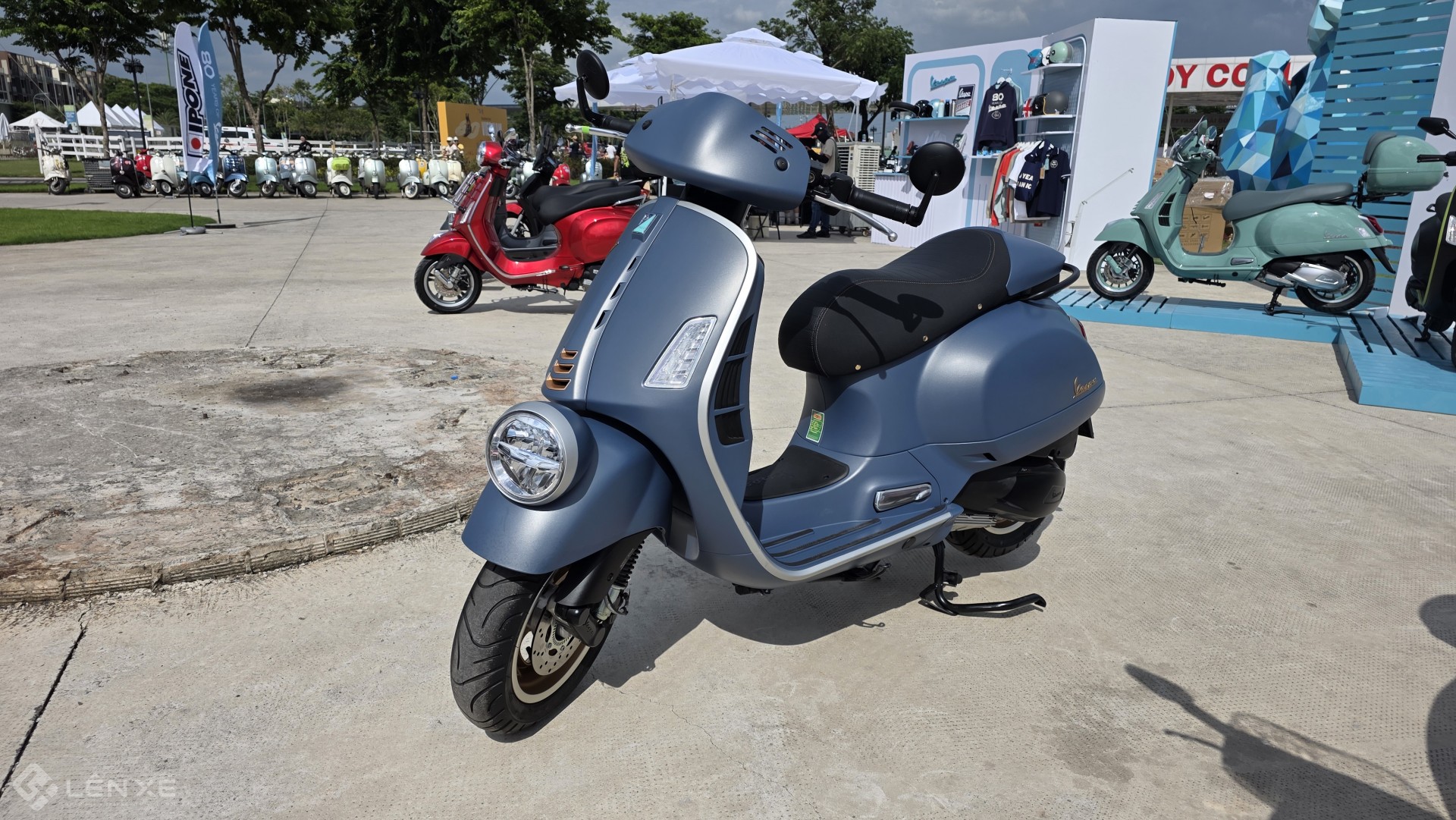Hàng trăm người chơi Vespa hội tụ tại TP.HCM