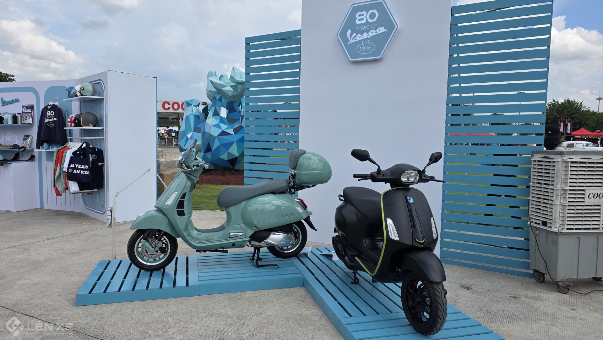 Hàng trăm người chơi Vespa hội tụ tại TP.HCM